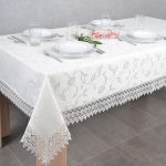 Obrus z Gipiurą 127 – Brązowy