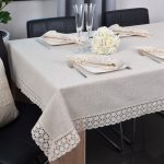 Obrus Retro – Beżowy z białą koronką
