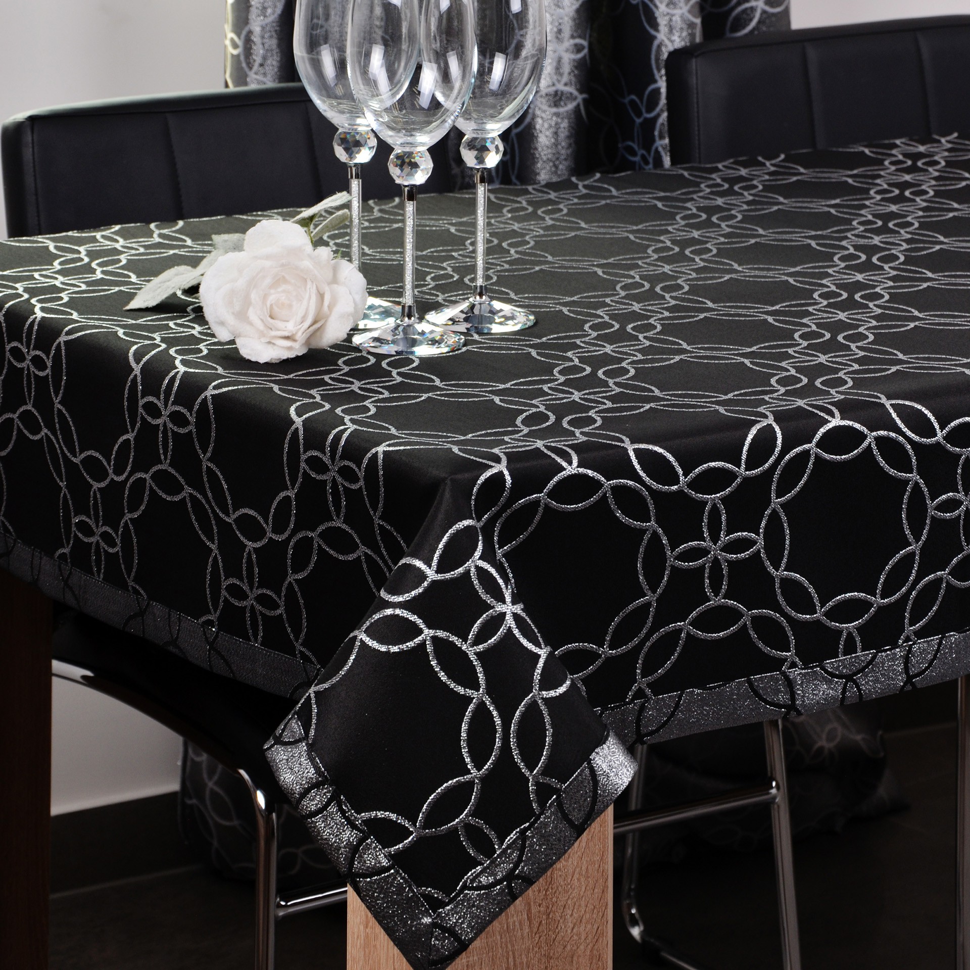 Obrus Modern – Czarny Obrus Modern – Czarny