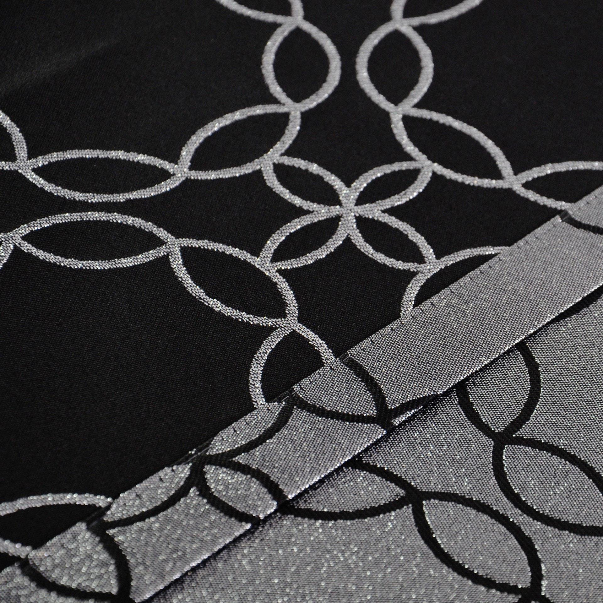 Obrus Modern – Czarny Obrus Modern – Czarny