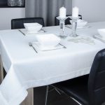 Obrus Werona – Biały ze złotą nitką