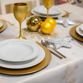 Obrus świąteczny Gold Silver Gwiazdki – Złoto