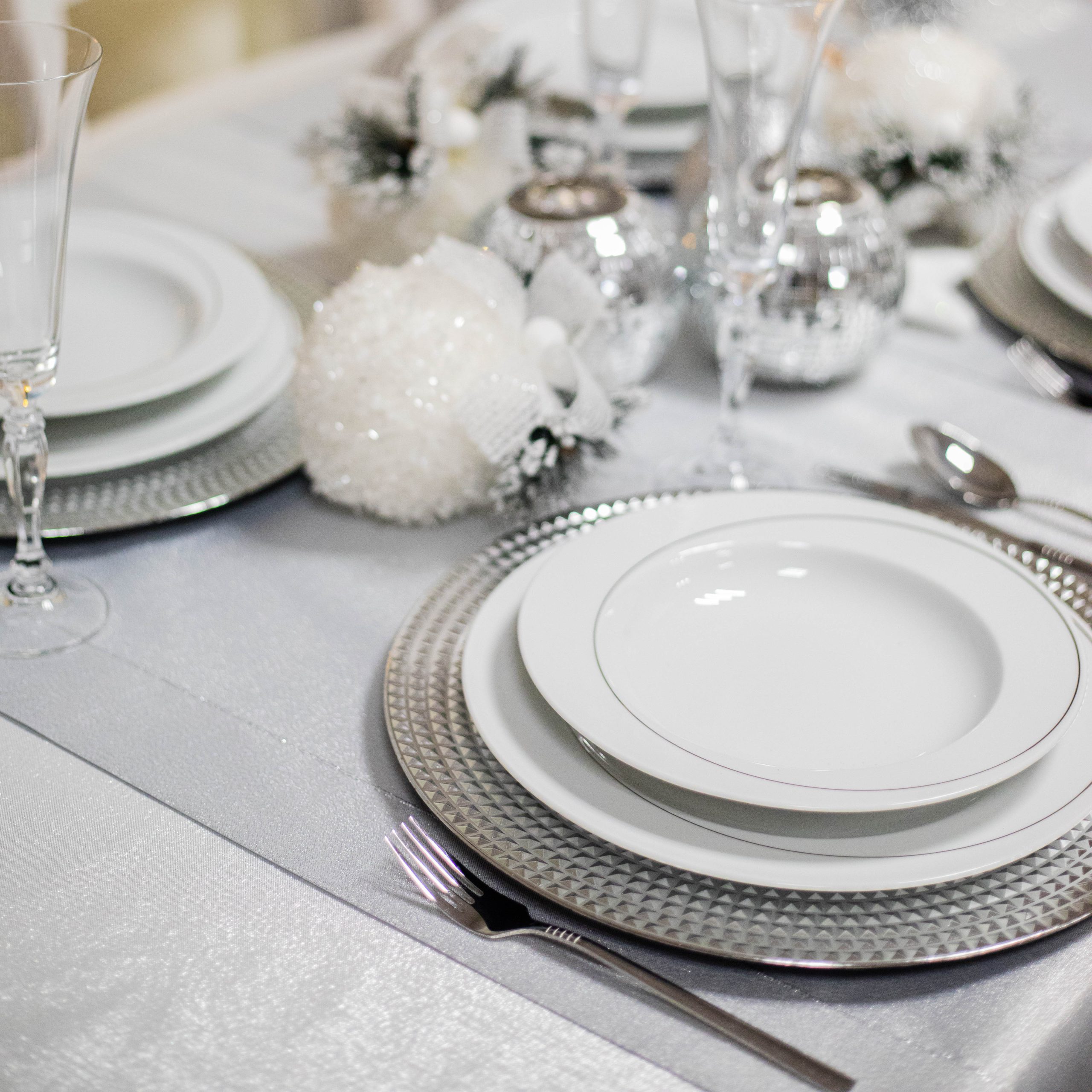 Bieżnik Brokat Lux – Srebro Bieżnik Brokat Lux – Srebro