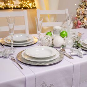 Bieżnik świąteczny Jodełka – Biel srebro Bieżnik świąteczny Jodełka – Biel srebro