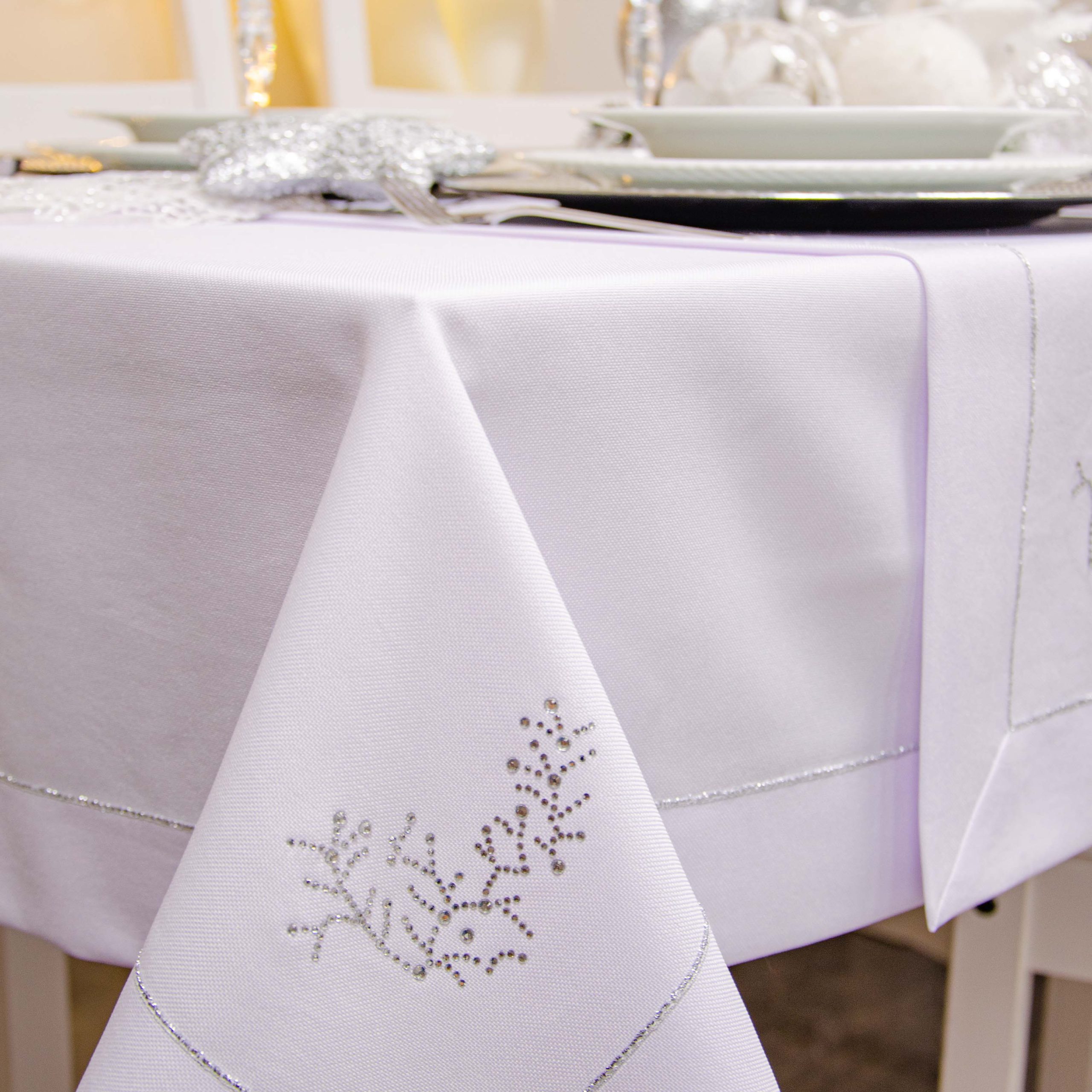 Obrus świąteczny Jodełka – Biel srebro Obrus świąteczny Jodełka – Biel srebro