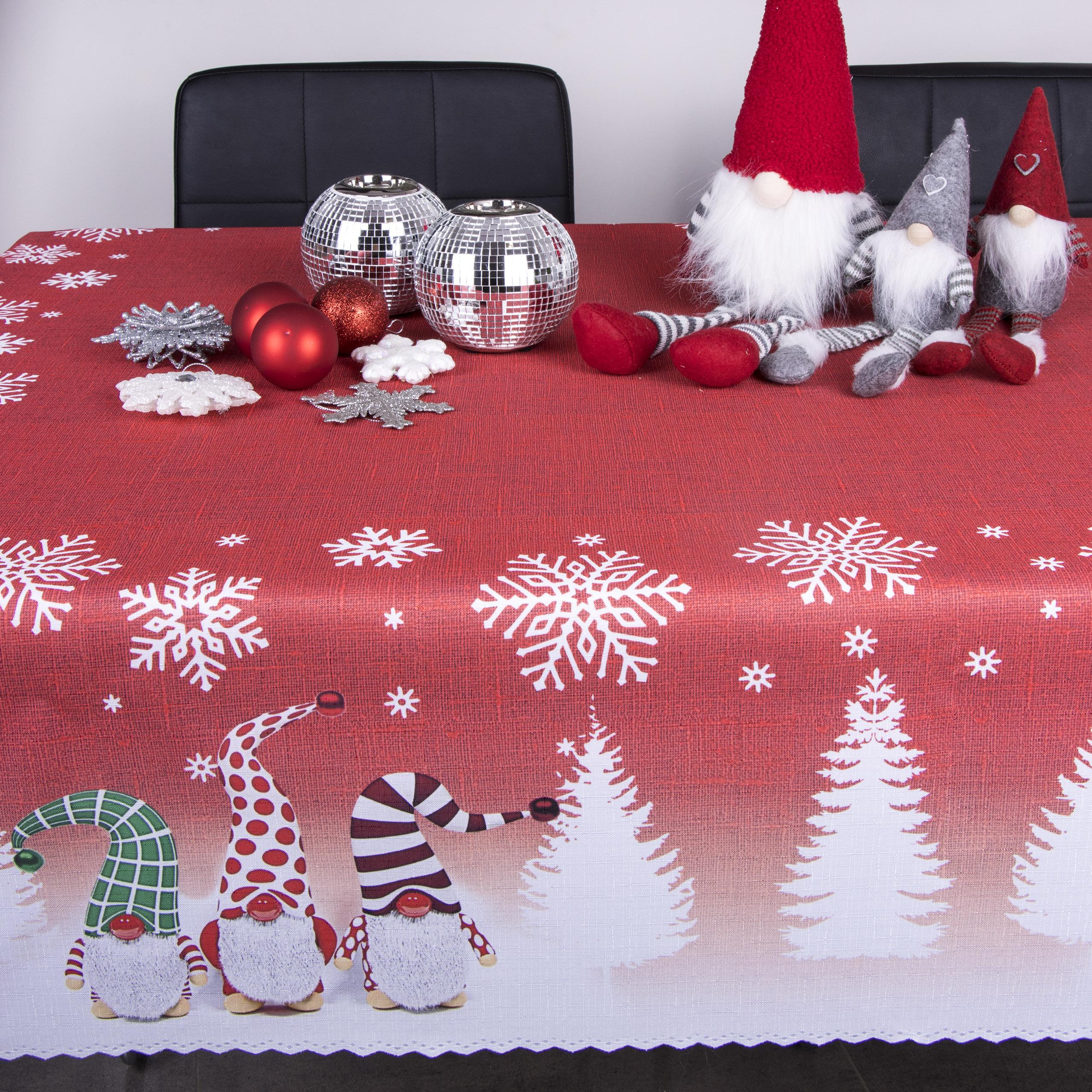 Obrus świąteczny Krasnal – Czerwony Obrus świąteczny Krasnal – Czerwony