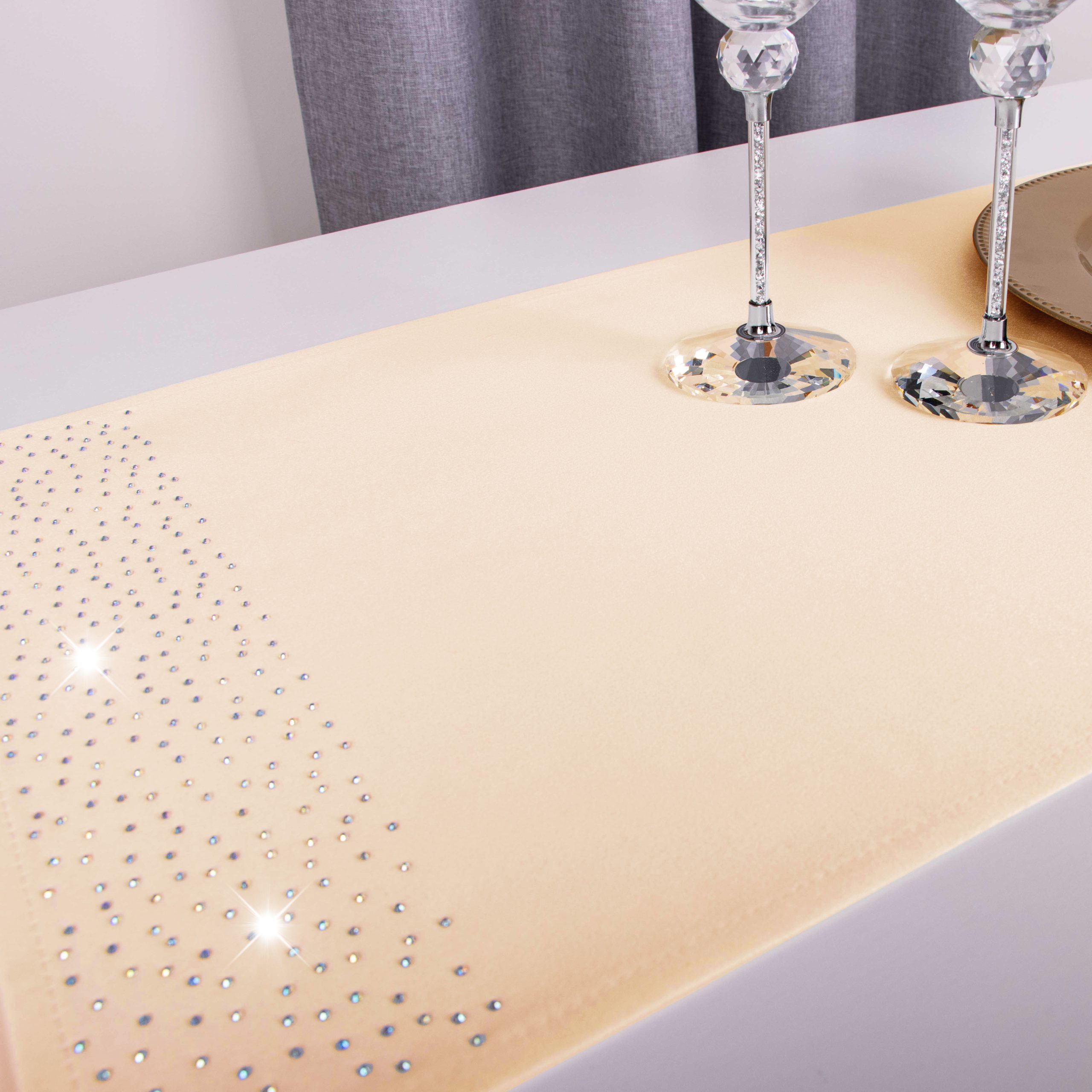 Bieżnik Brylant – Beż ze srebrnymi dżetami Bieżnik Brylant – Beż ze srebrnymi dżetami