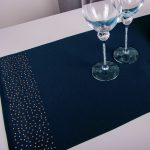 Bieżnik Brylant – Granat ze złotymi dżetami