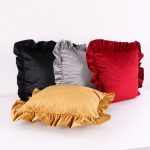 Poszewka welwetowa z falbanką – Szara