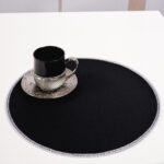 Podkładka okrągła z koronką – Czarna + srebro