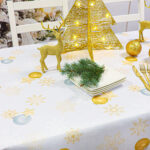 Obrus Świąteczny Boże Narodzenie – jasny szary złota bombka