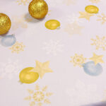 Obrus Świąteczny Boże Narodzenie – jasny szary złota bombka