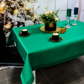 Obrus Aga – Ciemna zieleń