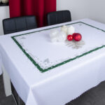 Obrus świąteczny biały-zieleń srebro