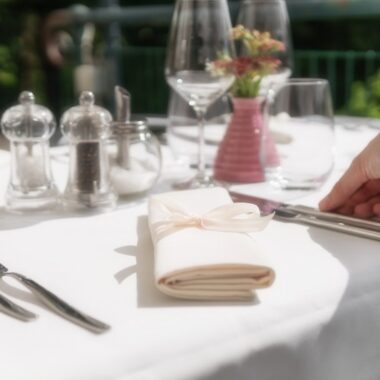 Jak dbać o obrusy, aby zachowały świeżość i piękno?