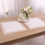 Serwetka 40×40 cm ekri z wąską gipiurą 5 cm Serwetka 40×40 cm ekri z wąską gipiurą 5 cm